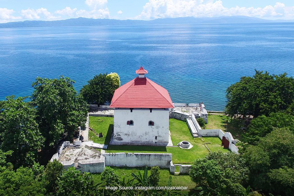 Mengunjungi Benteng Amsterdam Di Desa Wisata Negeri Hila Maluku Tengah