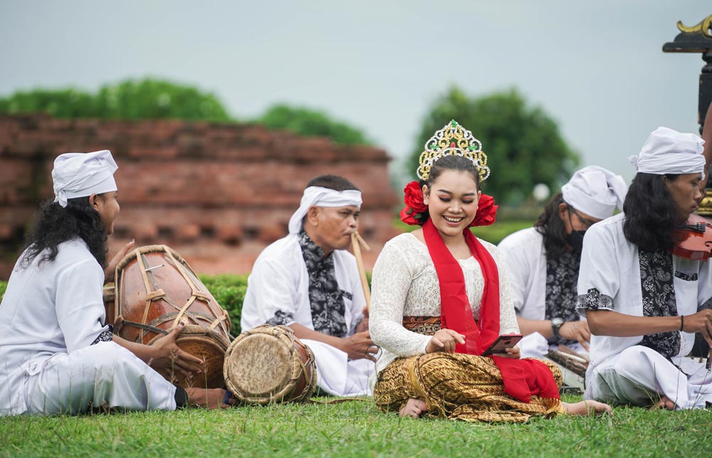 8 Lagu Pop Sunda Terpopuler Sepanjang Masa, Adakah Favoritmu? | SUPERLIVE