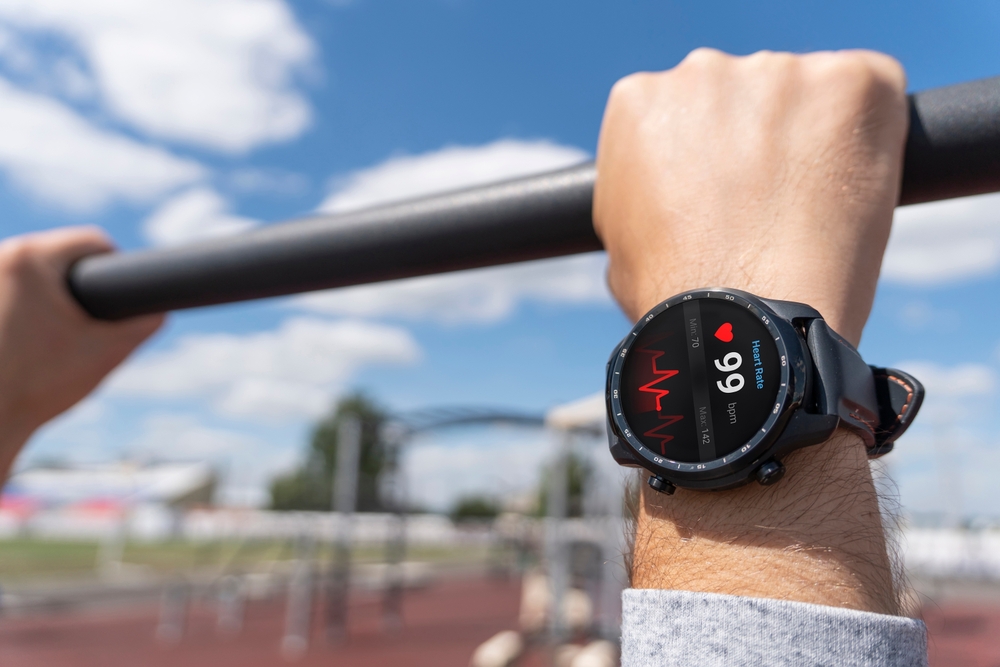 5 Smartwatch Terbaik yang Cocok Untuk Dibawa Adventure | SUPERLIVE
