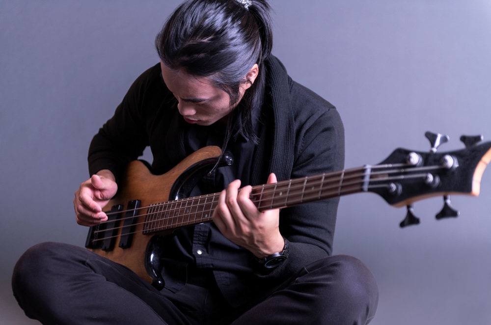 Pelajari Dasar-dasar Kunci Bass Ini Biar Makin Jago!
