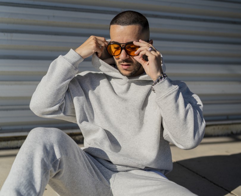 Tampil Casual Sporty Setiap Hari dengan Gaya Fashion Athleisure