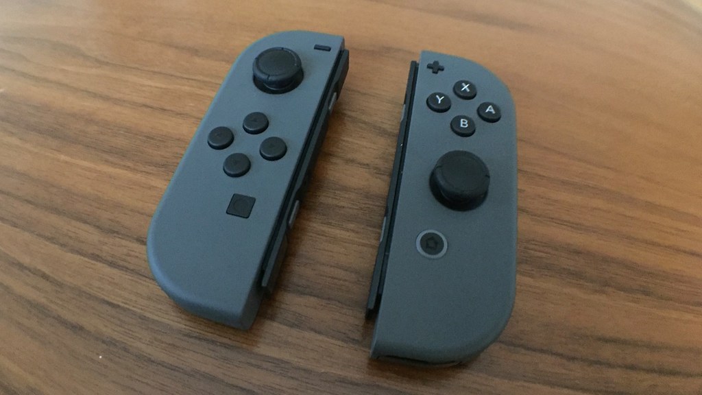 Switch Pro Controller VS Joy-Con, Mana Yang Wajib Lo Miliki?