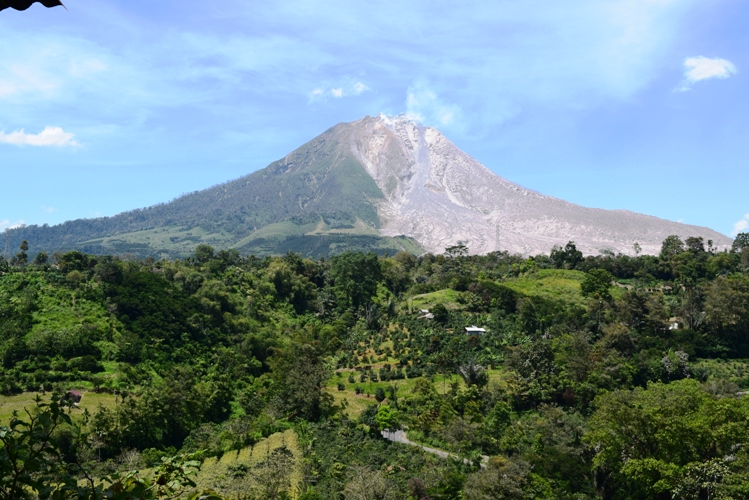Gunung Sinabung. Image: pariwisata.karokab.go.id