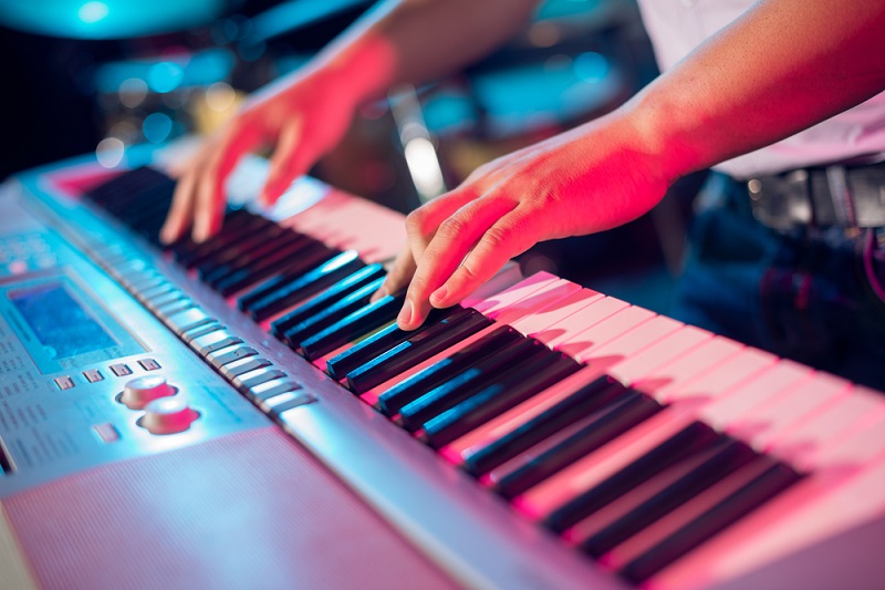 Mengenal Fungsi Alat Musik Keyboard dan Jenisnya