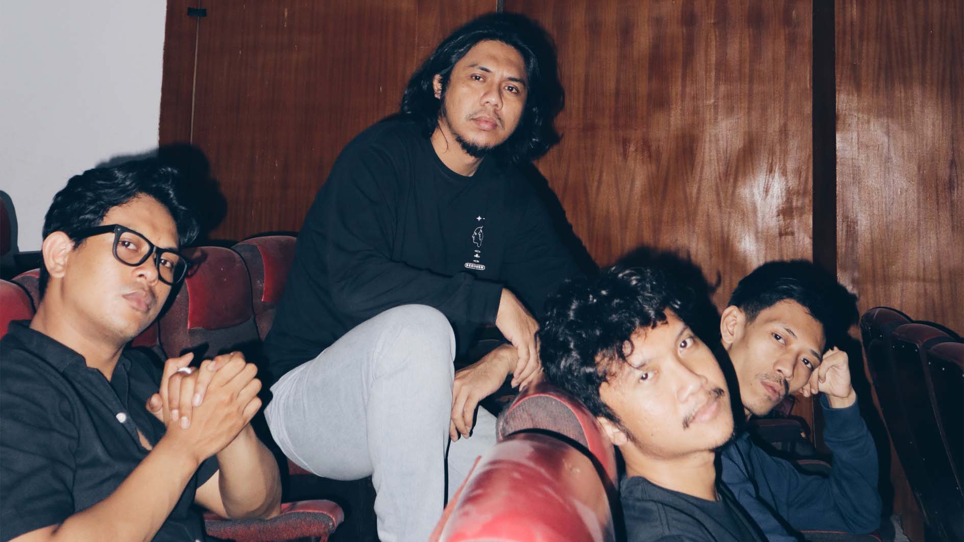 Rakesh Rilis Video Musik untuk Single Penguasa Malam