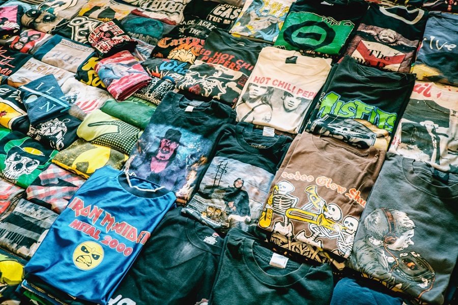 Daftar Kaos Band yang Paling Banyak Dibeli Menurut Survei
