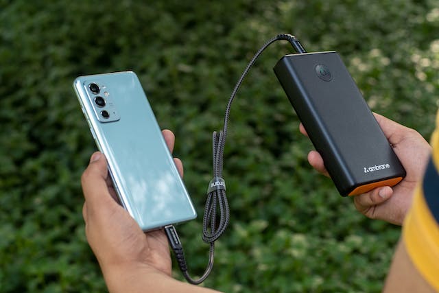 Ilustrasi powerbank. Image: DEBRAJ ROY/Pexels