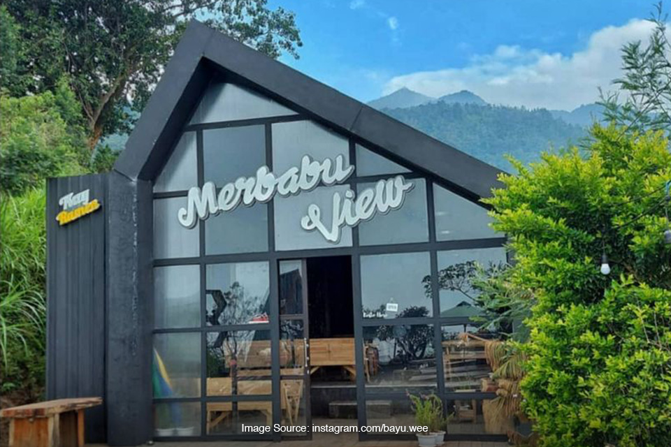 Merbabu View & Cafe.