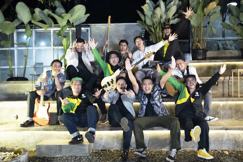 Souljah & Daun Jatuh Kritisi Habit Anak Muda di Single Baru