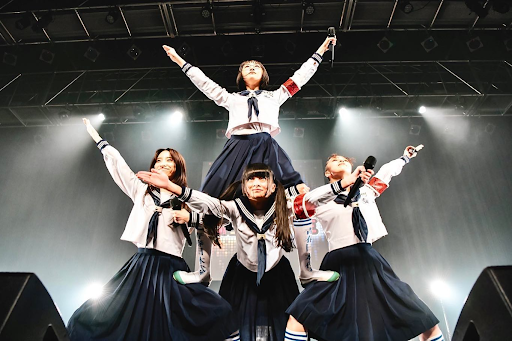 ATARASHII GAKKO! Kompak dengan Single-single Hits yang Unik