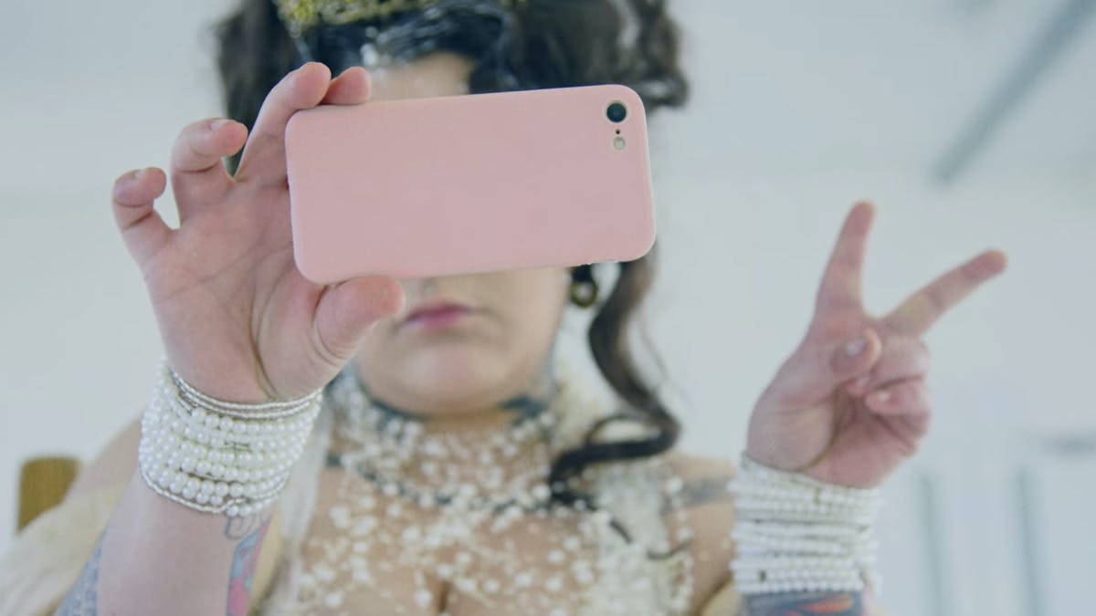 Ithaca Bagikan Single dan Video Musik Camera Eats First