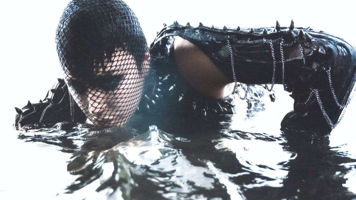 Demi Lovato Bakal Rilis Single Rock, Skin Of My Teeth