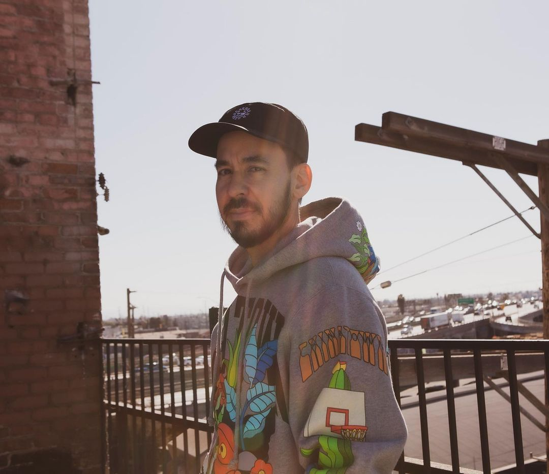 Mike Shinoda Konfirmasi Proyek Musik Terbaru, ZIGGURATS