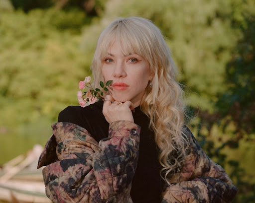 Carly Rae Jepsen Rilis Video Musik Baru, Surrender My Heart