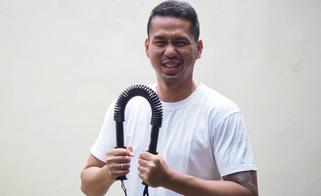 Latih Semua Otot Upper Body di Rumah dengan Alat Power Twister