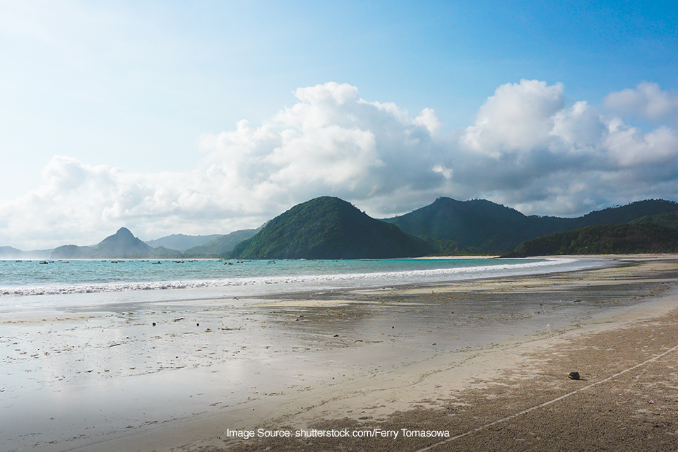 Pantai Selong Belanak