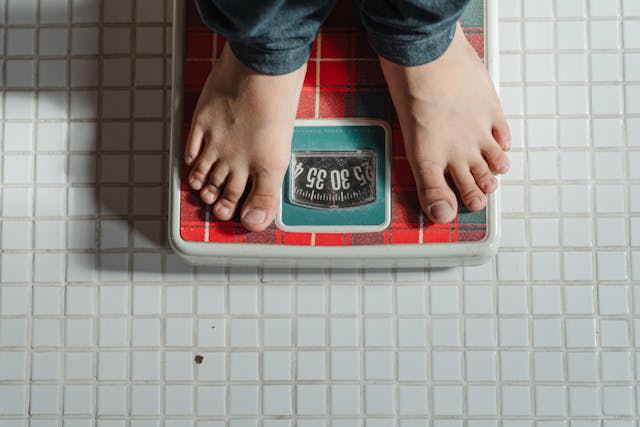 Ilustrasi timbangan berat badan. Image: Ketut Subiyanto/Pexels