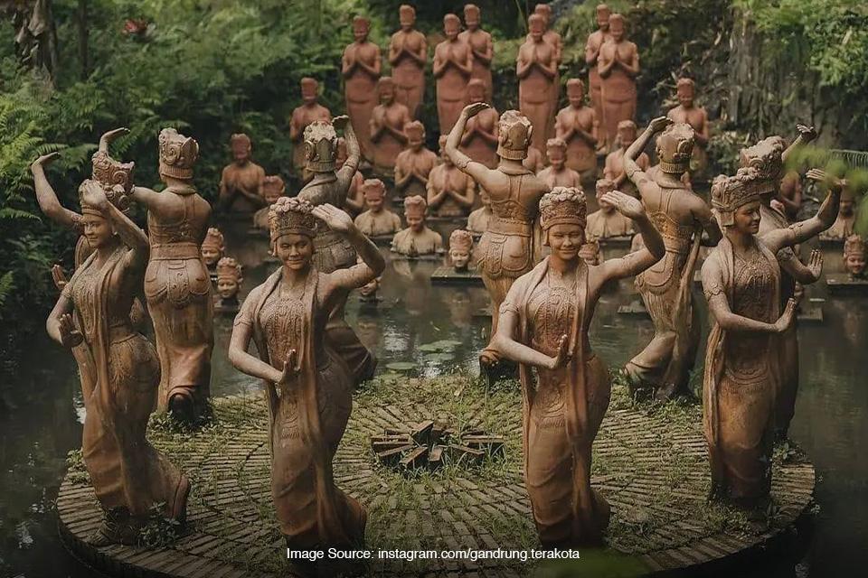 Taman Gandrung Terakota