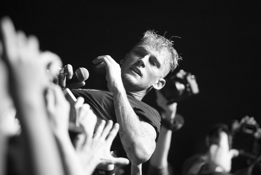 Machine Gun Kelly Berikan Kejutan di Lollapalooza