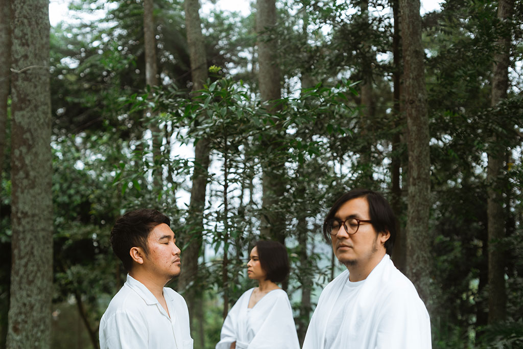 Menjadi Cahaya, Lagu Baru dari Bottlesmoker Bersama Nabila Gisani Menjadi Cahaya, Lagu Baru dari Bottlesmoker Bersama Nabila Gisani