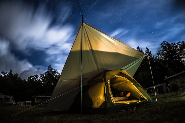 ilustrasi wild camping. Image: Pixabay