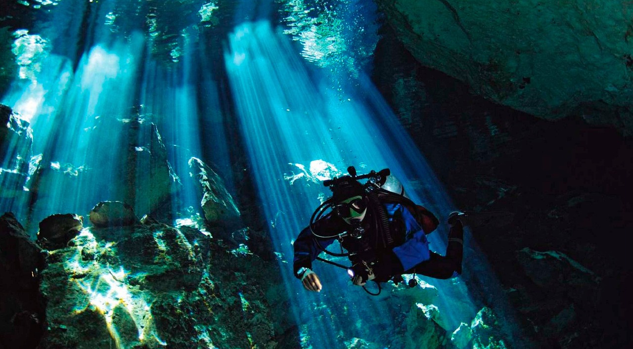 Ilustrasi diving. Image:  jhovani_serralta/Pixabay