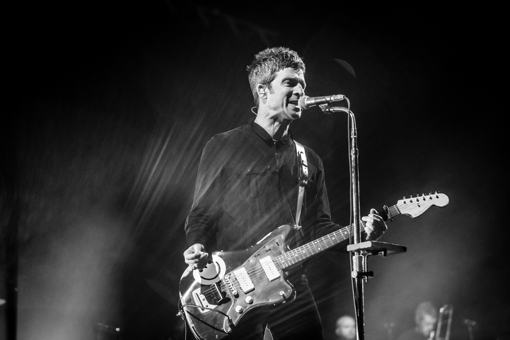 Lirik Lagu Dead To The World- Noel Gallagher