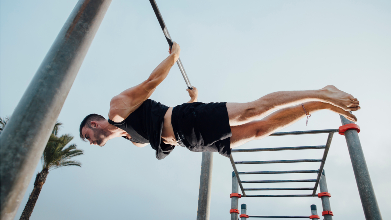 Plus Minus Calisthenics dan Weight Lifting yang Patut Jadi Pertimbangan Workout Lo