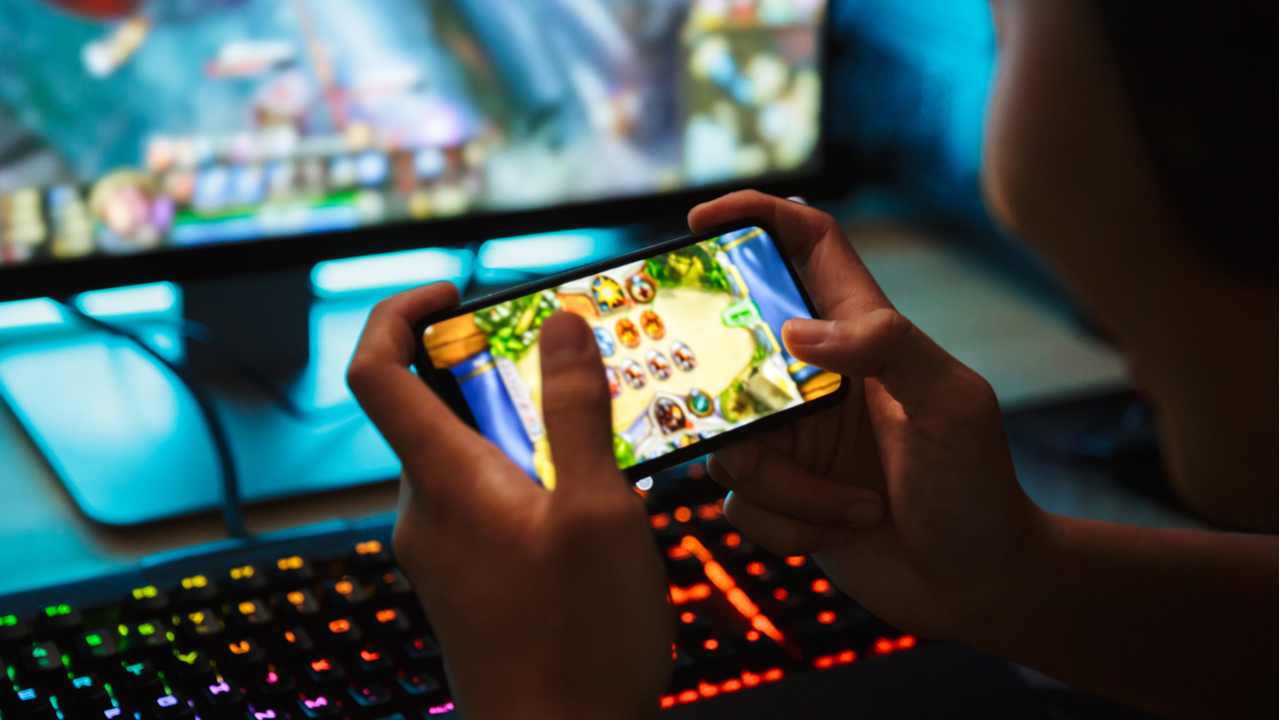 ANTARA PC, CONSOLE, DAN MOBILE, LO PILIH MANA BUAT GAMING?