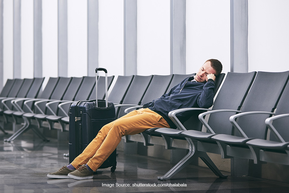 tips tidur di bandara