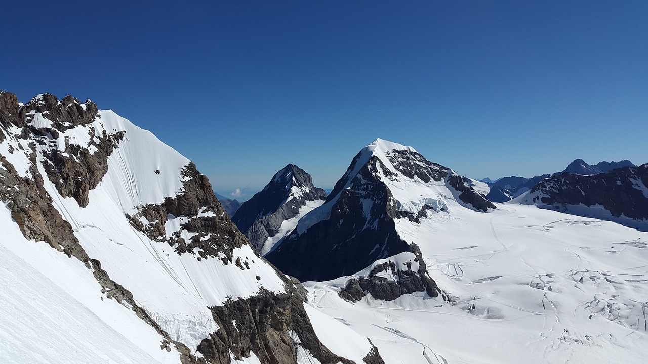 Ilustrasi Gunung Eiger. Image: Simon/Pixabay