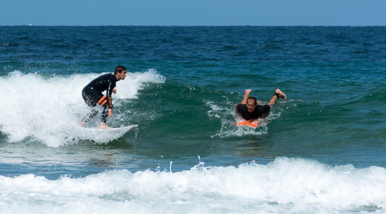 Drop In, Pelanggaran Etika Surfing yang Sering Dilakukan Pemula