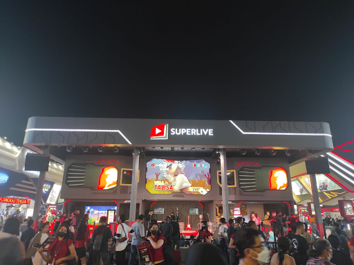 Penampilan Vira Talisa Ramaikan Panggung SUPERLIVE Stage