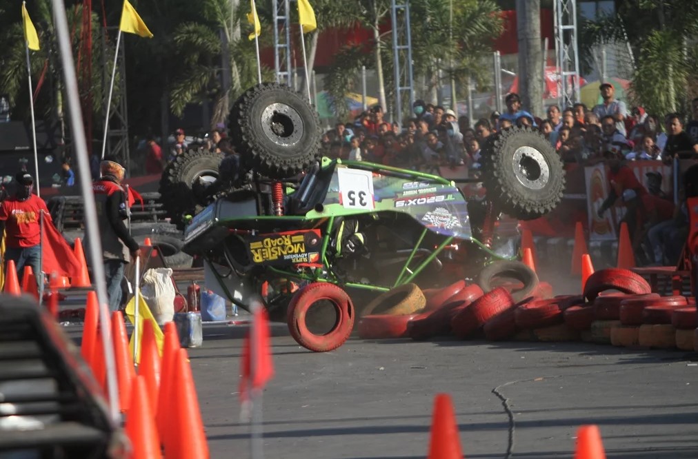 Buggy Terbalik? Jangan Panik, Lakukan Ini Kalau Lo “Klontang”!