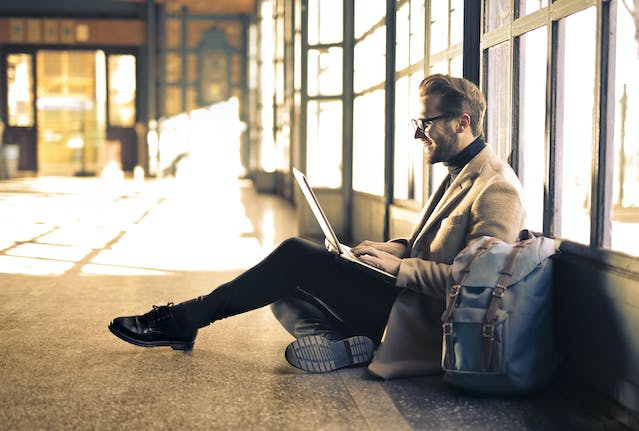 Ilustrasi business trip. Image: Andrea Piacquadio/Pexels