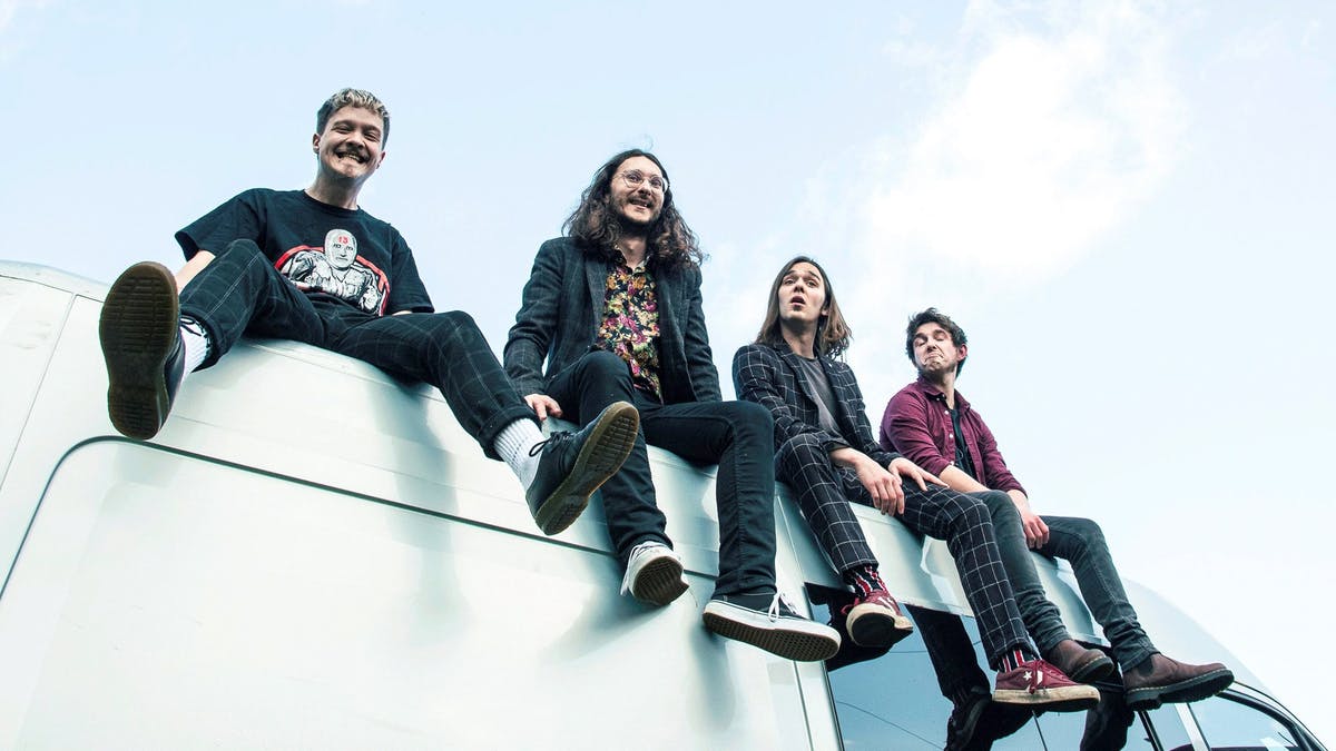 Mother Vulture Lepas Single Baru yang Groovy, Honey