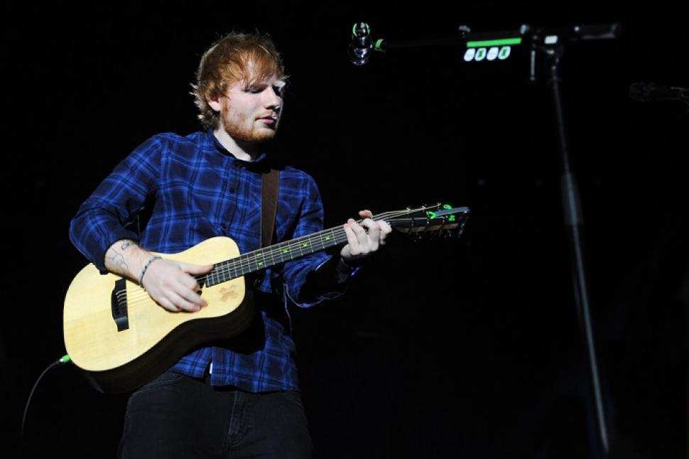 Ed Sheeran Kembali Duduki Peringkat Pertama Chart Inggris Raya