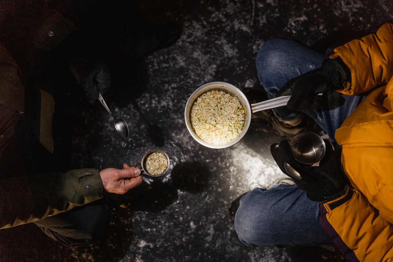 Ilustrasi masak saat camping. Image: Tima Miroshnichenko/Pexels