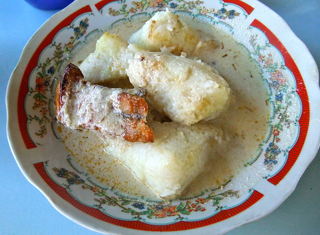 Ketupat kandangan. Image: Wikipedia/Midori