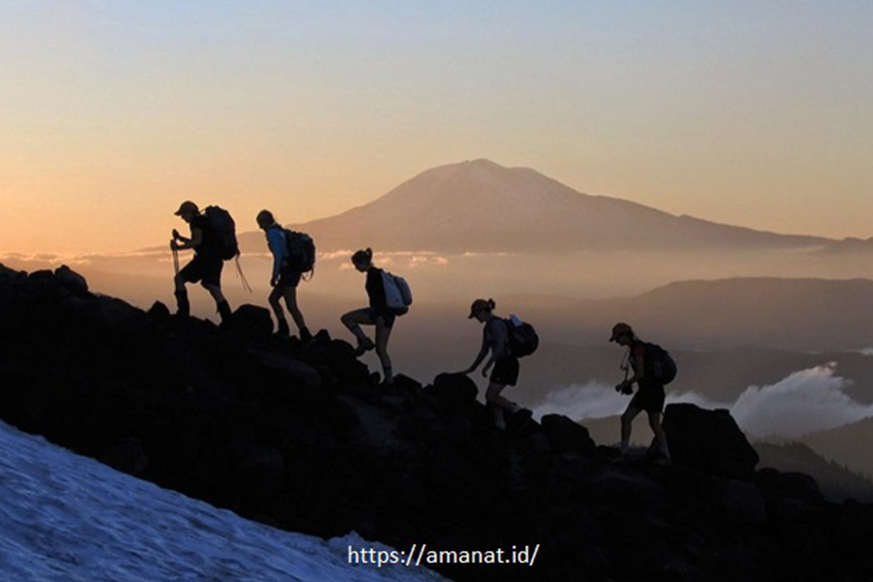 Tips mendaki gunung