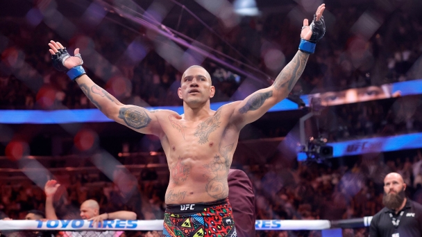 UFC 320: Pereira Comeback, Dvalishvili Masih Tanpa Lawan! Siapa yang Bakal Naik Ring Selanjutnya?