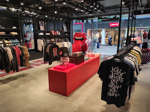 Dahsyatnya Campuran Musik dan Fashion Ala The Rolling Stones