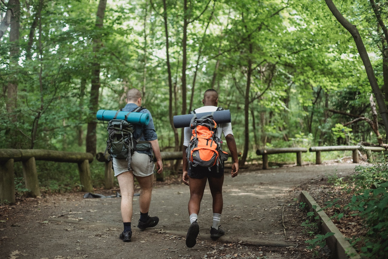 Ilustrasi speed hiking. Image: Kamaji Ogino/Pexels