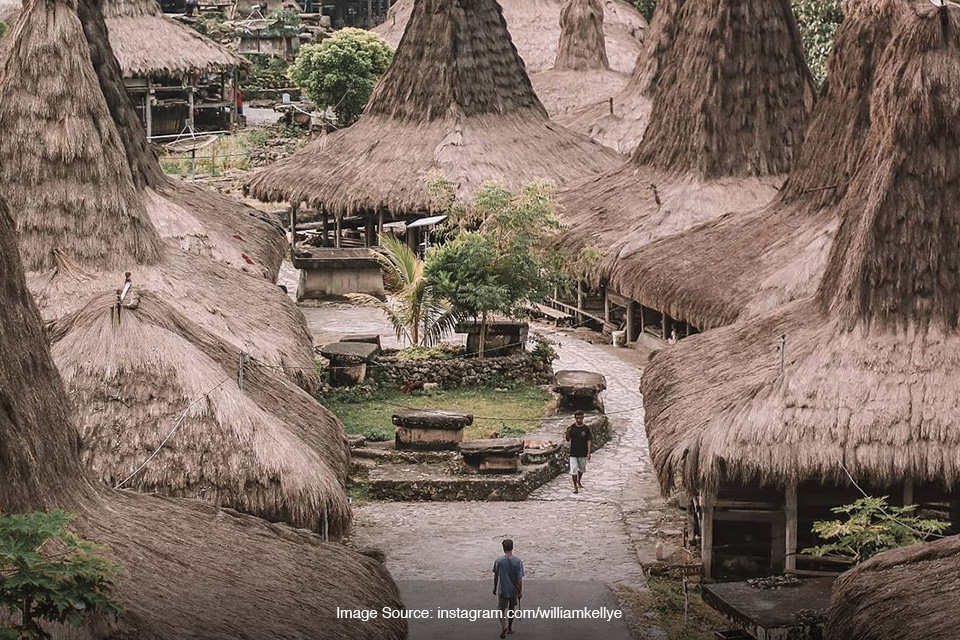 Kampung adat praijing