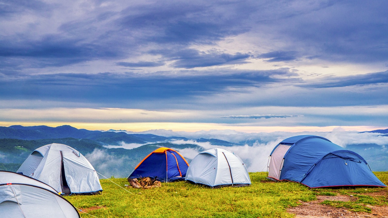 Ilustrasi camping. Image: Pixabay
