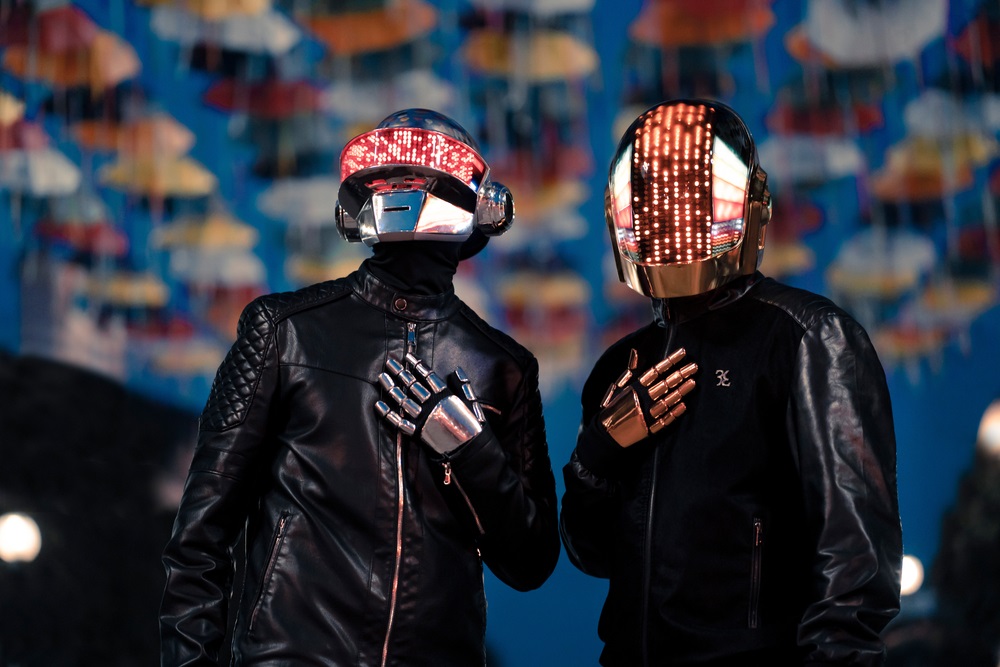 Daft Punk Rilis Kolaborasi Rahasia dengan Julian Casablanca