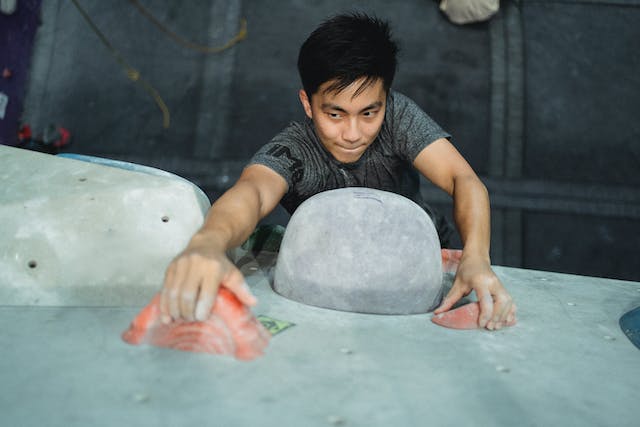 Ilustrasi bouldering. Image: Allan Mas/Pexels