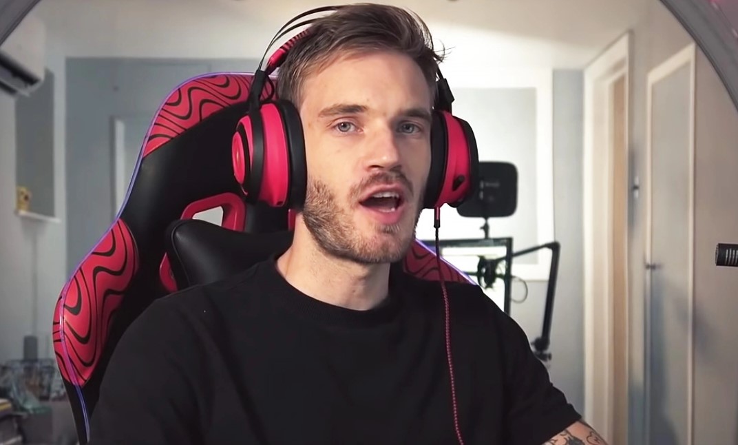 STREAMER JAGO ATAU MENGHIBUR, MANA YANG LEBIH LO SUKA?