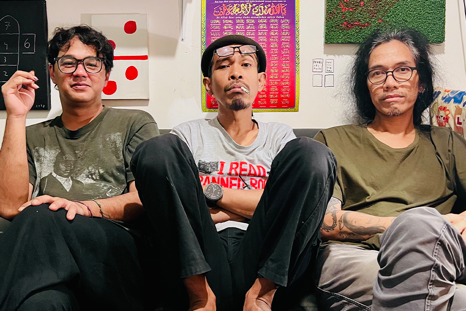 Trio Lesehan