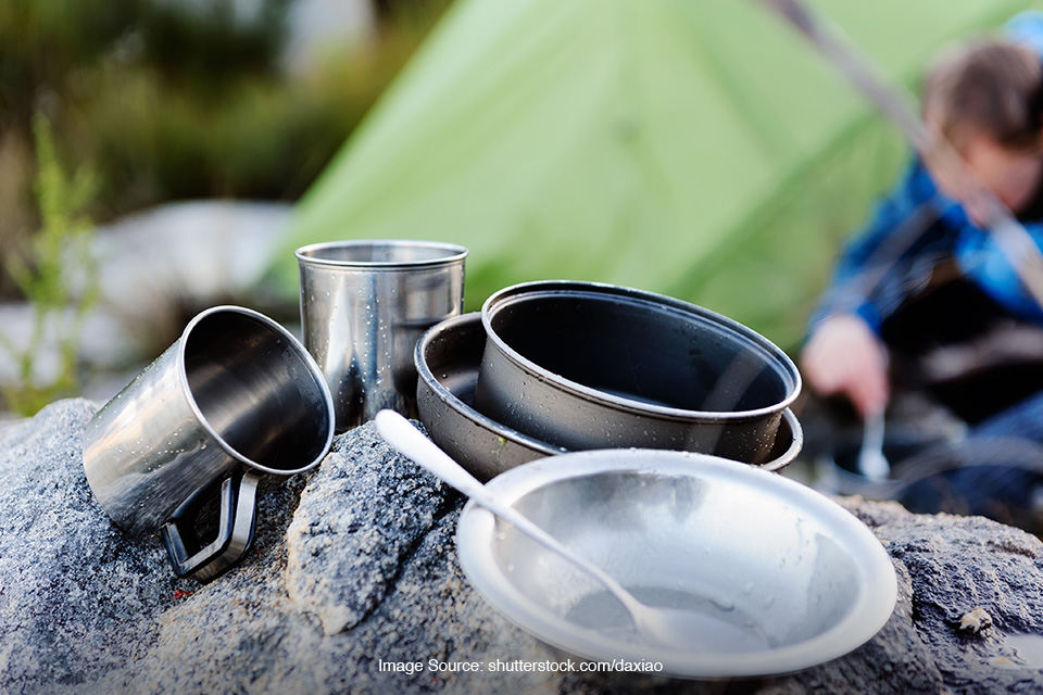 Tips Cuci Alat Masak dan Makan di Gunung